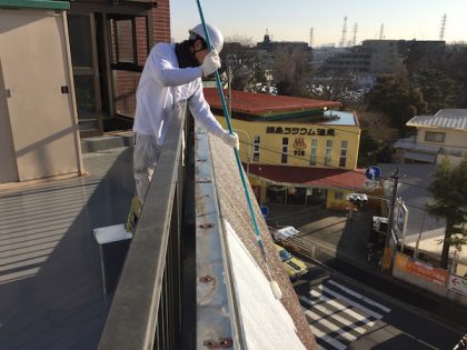 斜壁塗装下塗り