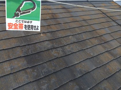 塗装前のコロニアル葺屋根