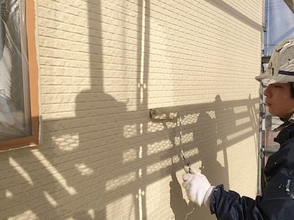 ダイヤモンドコート外壁塗装上塗り作業