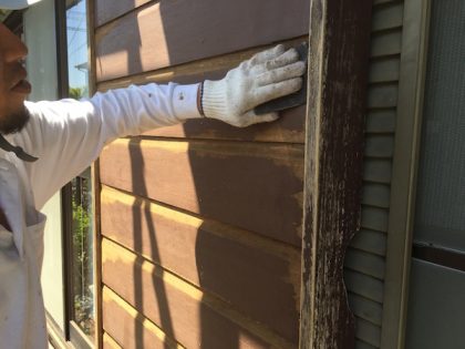 戸袋ケレン作業