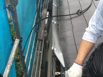 屋根塗装軒樋清掃作業