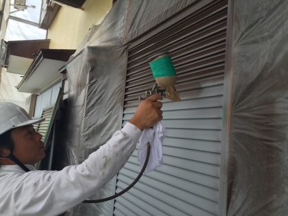 雨戸吹付塗装