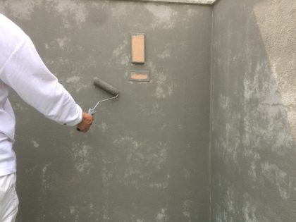 塀塗装カチオン塗布