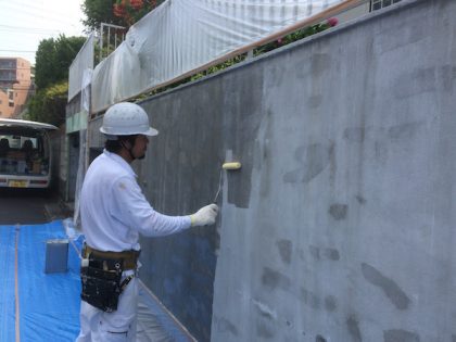 塀塗装下塗り