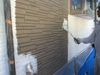 外壁下塗り作業