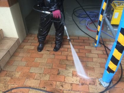 土間高圧洗浄