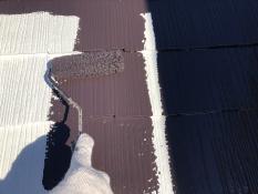 横浜市保土ヶ谷区G様邸サーモアイ４F屋根塗装上塗り１回目