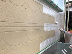 横浜市戸塚区N様邸パーフェクトトップ外壁塗装下塗り施工中