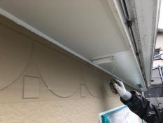 横浜市戸塚区N様邸軒天塗装上塗り１回目