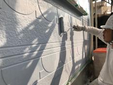 横浜市戸塚区N様邸パーフェクトトップ外壁塗装上塗り２回目