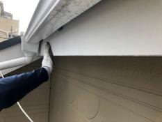 横浜市戸塚区N様邸破風塗り替え前ケレン作業