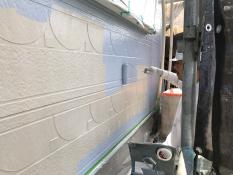 横浜市戸塚区N様邸パーフェクトトップ外壁塗装上塗り１回目