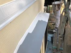 横浜市栄区S様邸出窓天端塗装上塗り1回目