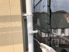 横浜市栄区S様邸雨樋塗替え上塗り2回目