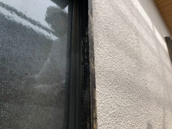 横浜市戸塚区I様邸木枠塗装前