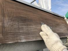 横浜市栄区N様邸パラペット塗替え前ケレン作業