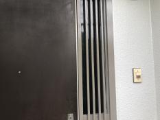 横浜市栄区N様邸玄関枠塗装施工後