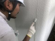 横浜市栄区N様邸シーリング打ち替え作業中