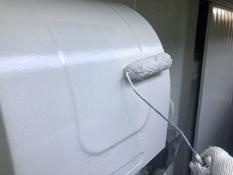 横浜市栄区N様邸換気フードペンキ塗り替え中