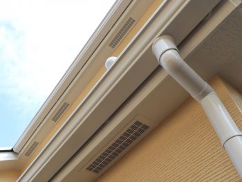 横浜市栄区S様邸軒天換気口塗替え工事完了