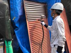 横浜市都筑区S様邸雨戸上塗り１回目