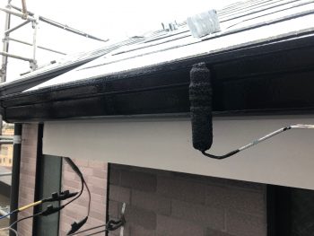 横浜市南区M様邸軒樋上塗り１回目