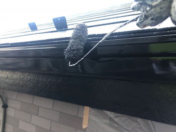 横浜市南区M様邸軒樋上塗り2回目