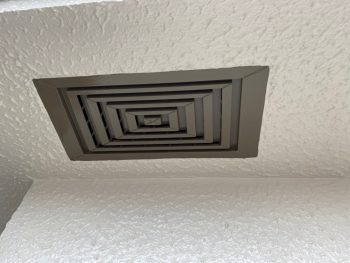 横浜市港南区I様邸軒天換気口塗装後