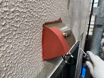 横浜市港南区I様邸換気フードB上塗り１回目