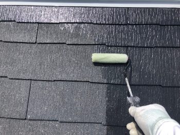 横浜市南区Y様邸屋根塗装下塗り１回目
