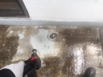 横浜市南区M様邸住宅塗り替え前高圧洗浄作業