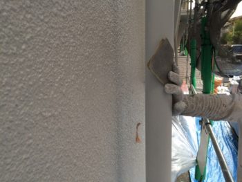 横浜市南区M様邸雨樋塗装前ケレン作業