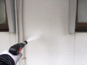 横浜市南区M様邸住宅塗り替え前高圧洗浄作業