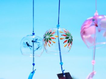 外壁塗装専門店功栄夏季休業用風鈴写真