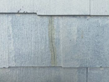 横浜市港南区T様邸屋根塗り替え施工中