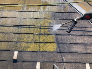 横浜市栄区J様邸屋根塗り替え前高圧洗浄作業