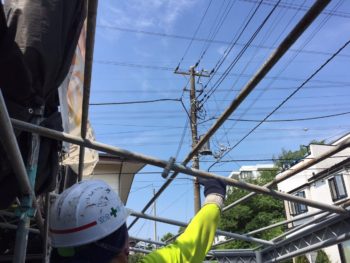 横浜市港南区S様邸カーポート鉄部塗装前ケレン作業