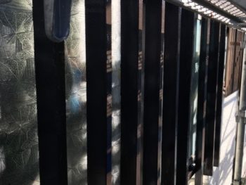 横浜市港南区S様邸出窓格子塗装完了