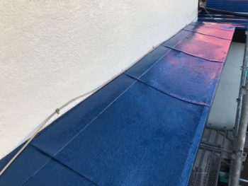 横浜市港南区S様邸霧除け庇塗装後