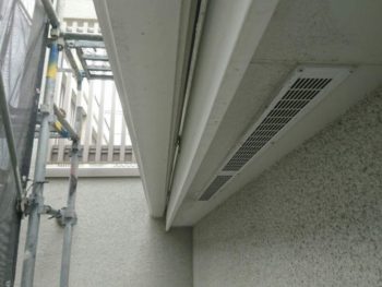 横浜市戸塚区K様邸軒天換気口塗装前