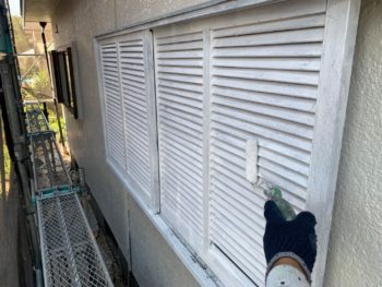 横浜市港南区S様邸ガラリ雨戸塗り替え前