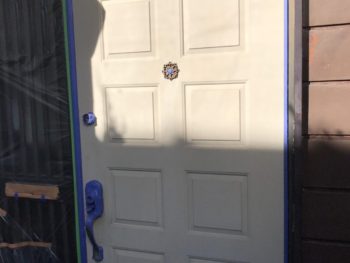 横浜市港南区S様邸玄関扉塗り替え前