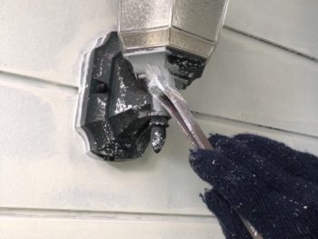 横浜市港南区S様邸外灯錆止め塗装中