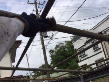 横浜市港南区S様邸カーポート鉄部塗装前ケレン作業