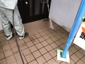 横浜市神奈川区H様邸外壁塗装前高圧洗浄作業