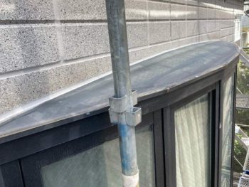 横浜市栄区T様邸出窓天端塗装施工事例