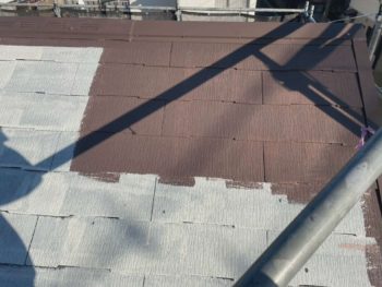 横浜市神奈川区H様邸屋根塗装上塗り１回目