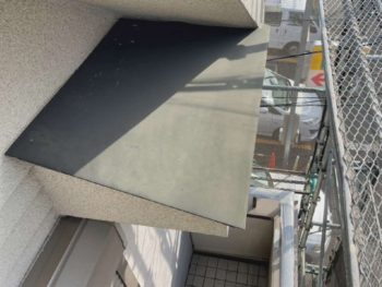 横浜市神奈川区H様邸霧除け庇塗装施工事例画像
