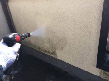 横浜市旭区S様邸外壁塗装前高圧洗浄作業