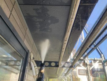 横浜市金沢区H様邸外壁塗装前高圧洗浄作業